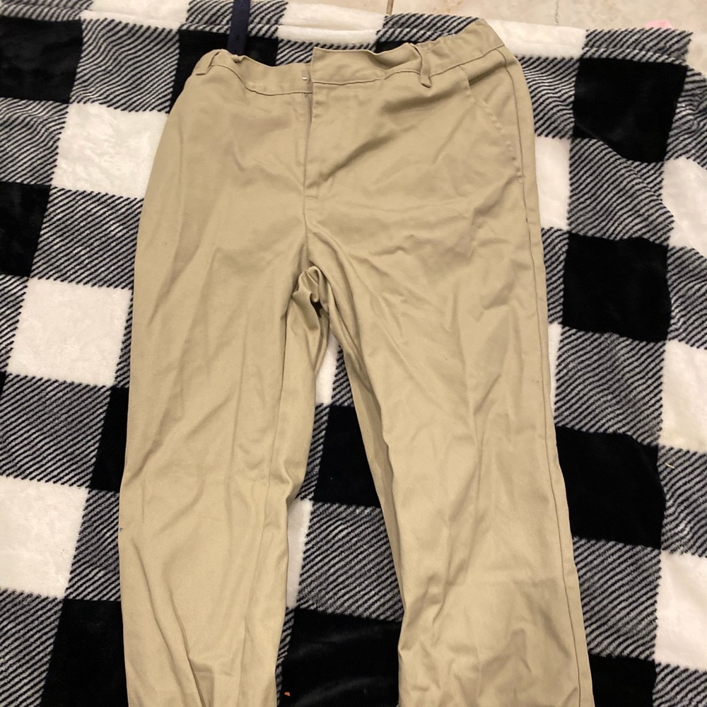 I think they’re khakis